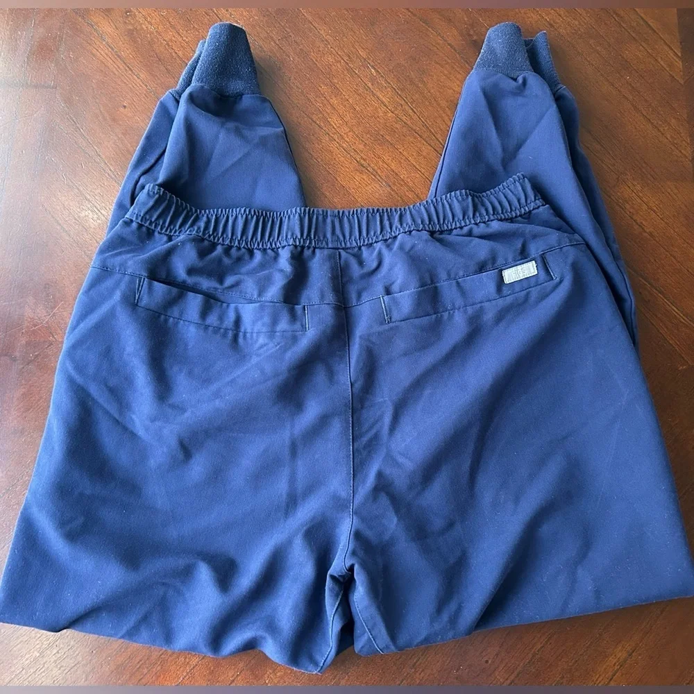 Figs sleek comfortable
